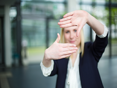 Mitarbeiterin im Fokus Mitarbeiterin im Fokus